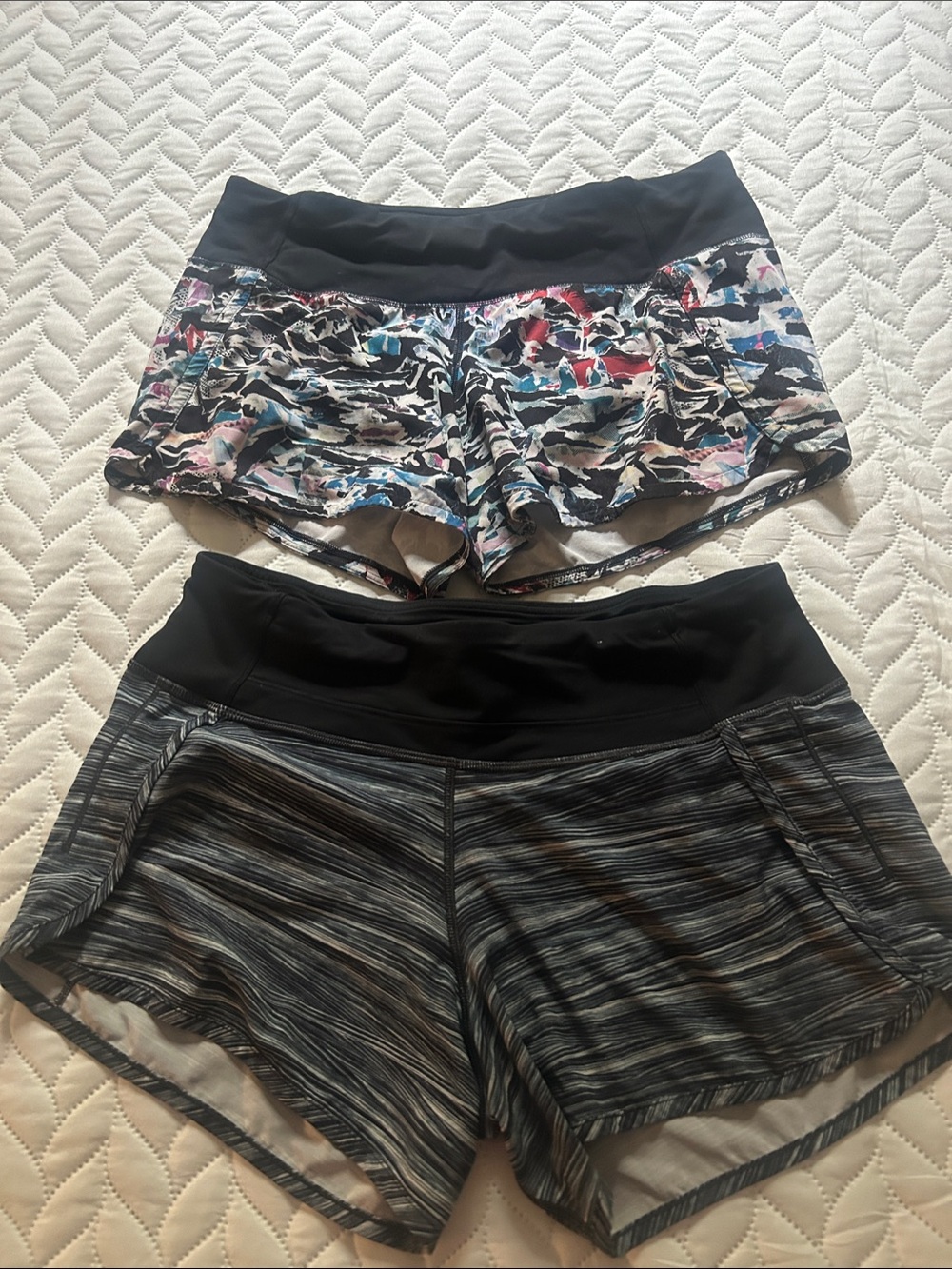 Women's Black-Waistband Multicolor Print Athletic Shorts